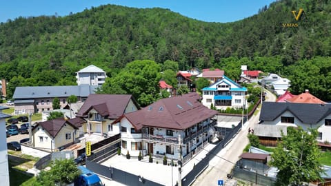 Property building, Day, Neighbourhood, Natural landscape, Bird's eye view, City view, Mountain view, Street view, Location