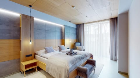 Photo of the whole room, Bedroom, towels