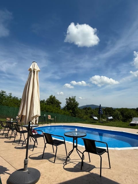 Day, Natural landscape, Mountain view, Pool view, Swimming pool, sunbed