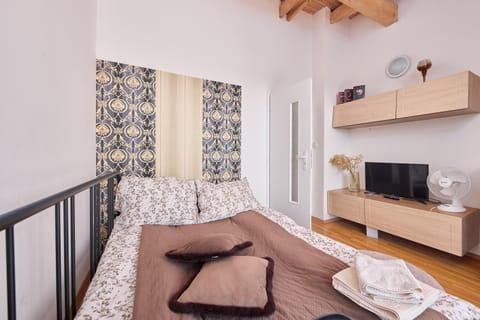 Bed, TV and multimedia