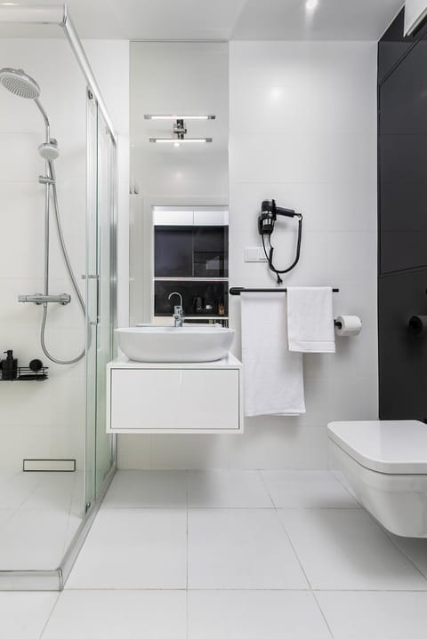 Shower, Bathroom, heating, dryer