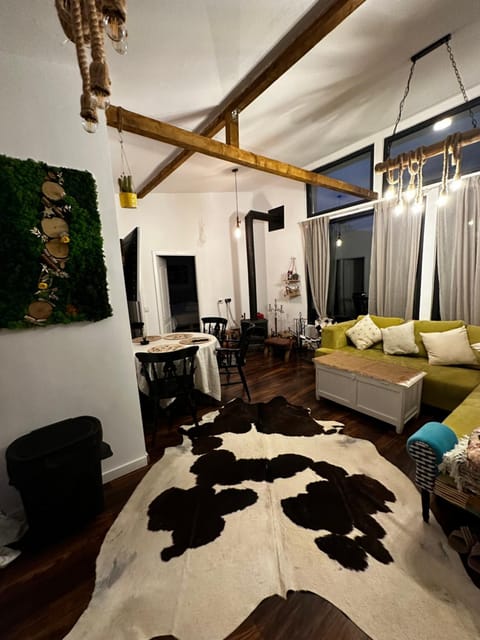 Communal lounge/ TV room, TV and multimedia, Living room, Photo of the whole room, Seating area, Evening entertainment