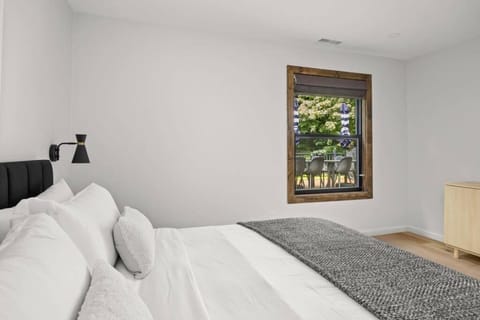 Campfire Bungalow - Kid Friendly House in Palenville