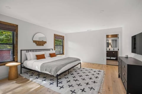 Campfire Bungalow - Kid Friendly House in Palenville