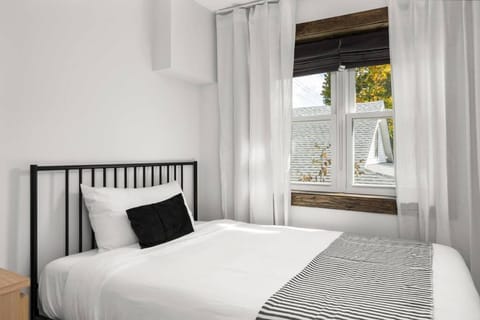 Hunter Bungalow - Luxury Cabin, Kid-Friendly Cabin in Hunter