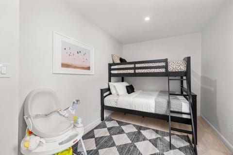 Hunter Bungalow - Luxury Cabin, Kid-Friendly Cabin in Hunter