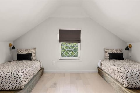 Hunter Bungalow - Luxury Cabin, Kid-Friendly Cabin in Hunter