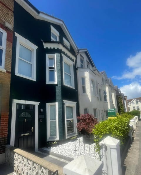 House in Central Bournemouth House in Bournemouth