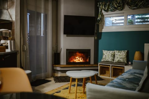 TV and multimedia, Living room, flat iron
