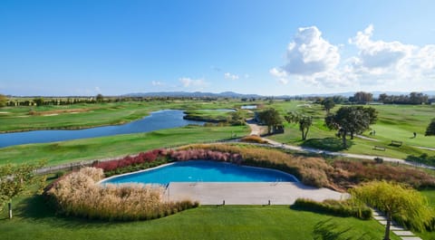 Natural landscape, Garden, Golfcourse, Balcony/Terrace, Garden view, Landmark view, Pool view, Swimming pool