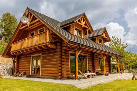 Property building, Natural landscape, Garden view