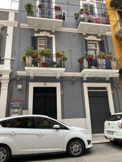 Property building, Neighbourhood