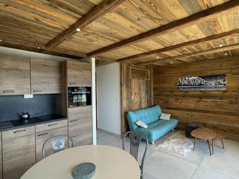 Appartement 2 pièces pour 4 pers avec balcon à l'Alpe d'Huez - FR-1-405-227 Apartment in Huez