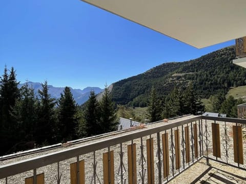 Appartement 2 pièces pour 4 pers avec balcon à l'Alpe d'Huez - FR-1-405-227 Apartment in Huez