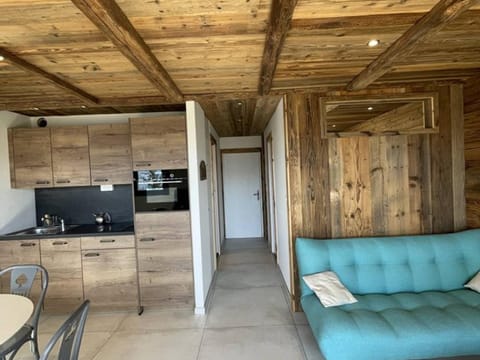 Appartement 2 pièces pour 4 pers avec balcon à l'Alpe d'Huez - FR-1-405-227 Apartment in Huez