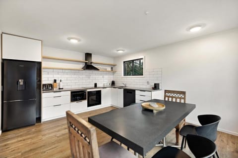Dining area, kitchen