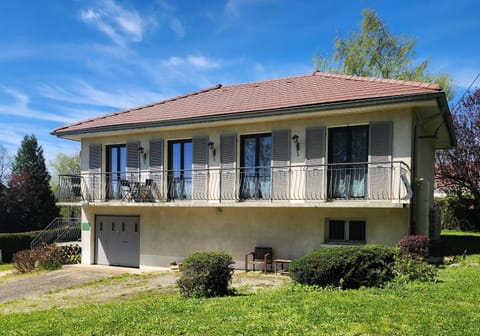 Gîte du Tram House in Jura