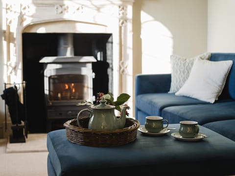 Living room, Decorative detail, Seating area, flat iron