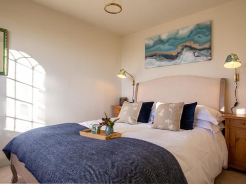 Bed, Decorative detail, Bedroom