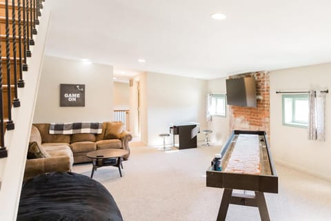 The Penthouse- Heart of OTR w/Rooftop Terrace Apartment in Over The Rhine