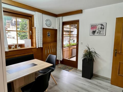 Balcony/Terrace, Seating area, Dining area, kitchen