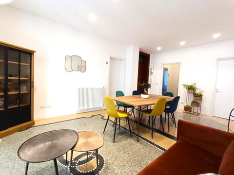 Communal lounge/ TV room, Living room, Dining area
