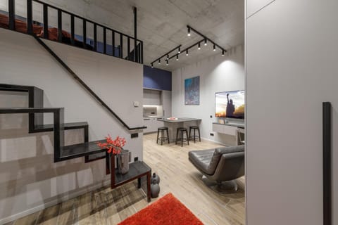 TV and multimedia, Seating area, Dining area