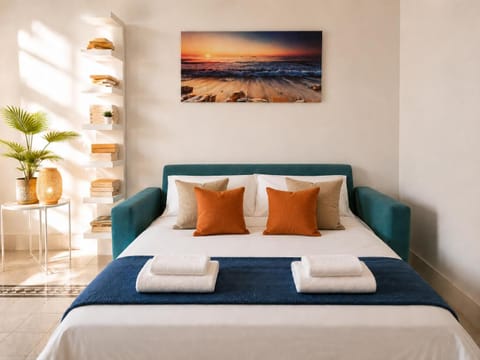 Bed, Photo of the whole room, Beach, Bedroom, City view, towels