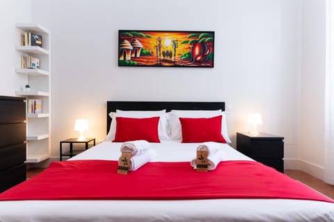 Bed, Photo of the whole room, Bedroom