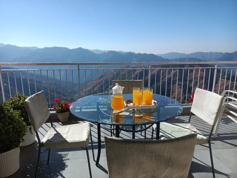 Balcony/Terrace, Mountain view