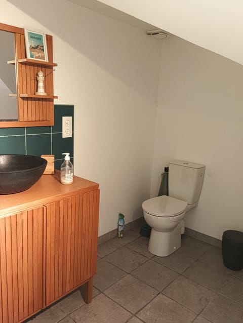 Chambre triple proche plage Vacation rental in Brittany