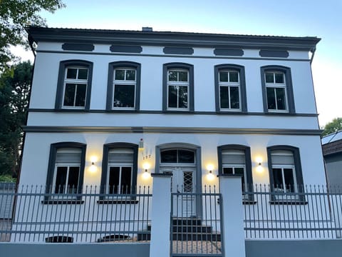 Property building, Facade/entrance, Off site