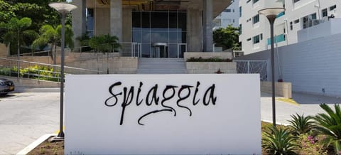 Day, Property logo or sign, Logo/Certificate/Sign, Street view