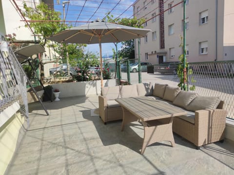 Patio, Balcony/Terrace, Seating area
