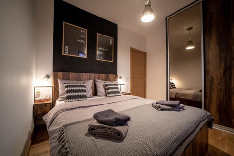 Bed, Photo of the whole room, Bedroom, towels, wardrobe