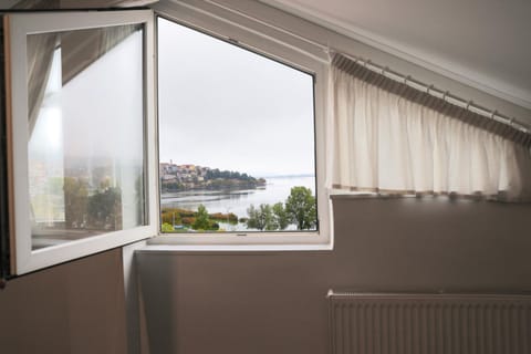 View (from property/room), City view, Lake view, Mountain view