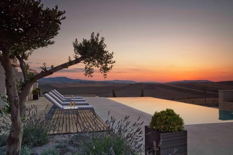 Balcony/Terrace, Mountain view, Pool view, Swimming pool, Swimming pool, Sunset