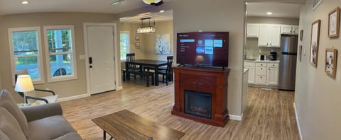 Wilson Two Bedroom House in Historic Loveland House in Ohio