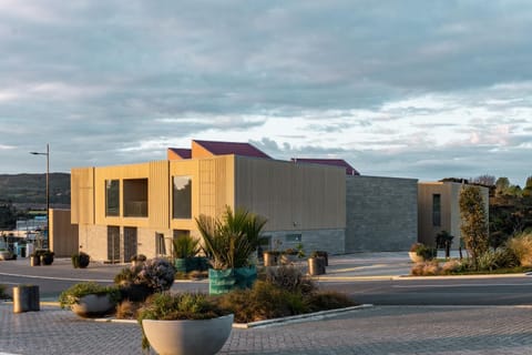 Property building, Neighbourhood, Street view