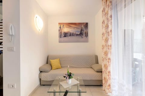 Night and day 3 Apartment in Trentino-South Tyrol