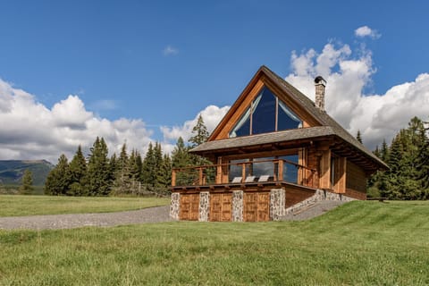 Property building, Day, Natural landscape, Mountain view