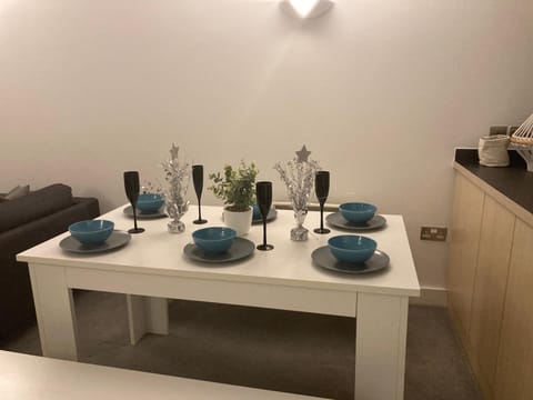 2 bedroom near ocean village Marina port apartment Apartment in Southampton