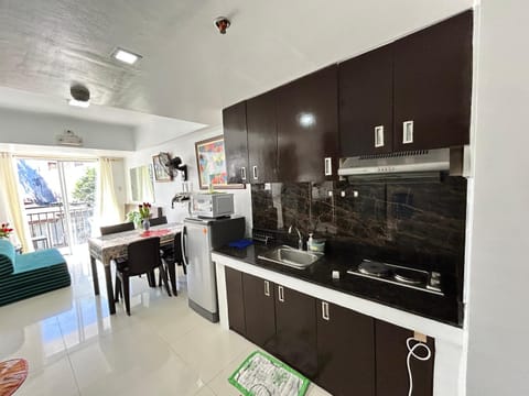 Kitchen or kitchenette, oven