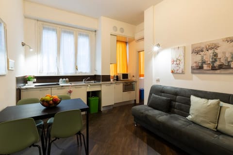 Kitchen or kitchenette, Living room