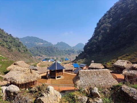 Day, Natural landscape, Mountain view, sunbed