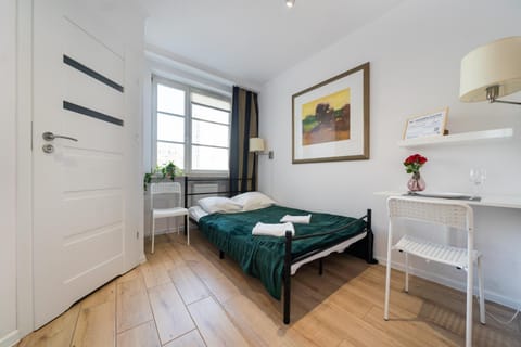Bed, Photo of the whole room, Decorative detail, Bedroom, towels