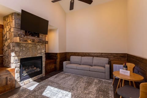 Hook Wine and Sinker at Eagles Nest House in Watauga