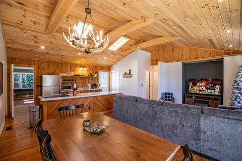 Snaggys Retreat House in Boone