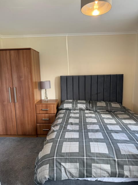 3 bedroom home Kirkcaldy House in Kirkcaldy