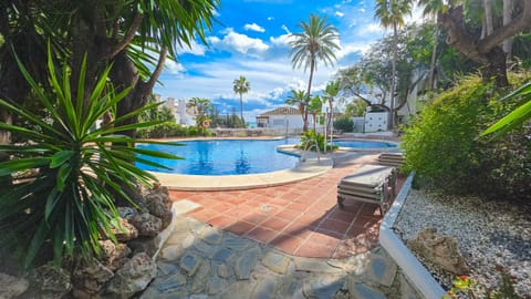 Day, Garden, Garden view, Pool view, Swimming pool, sunbed